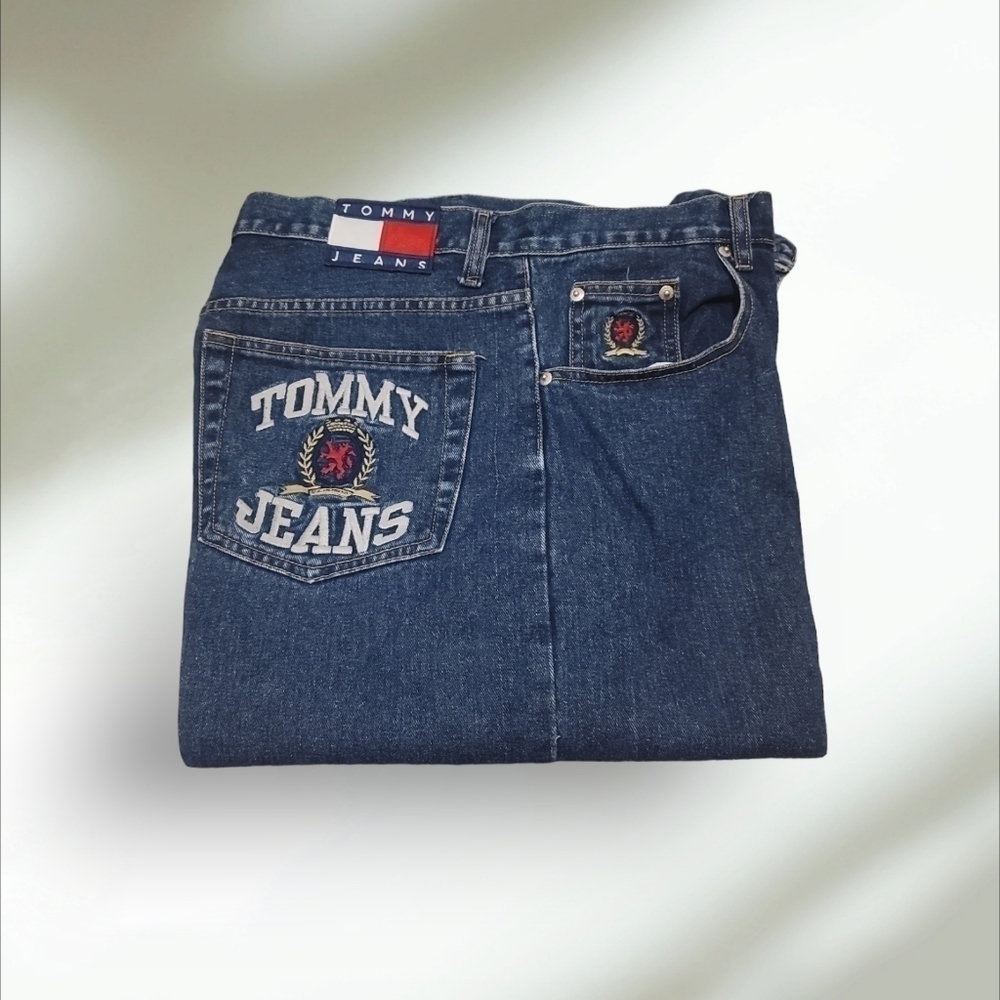 TOMMY HILFIGER Vintage Men's jeans Lion crest Size 34x33 EUC